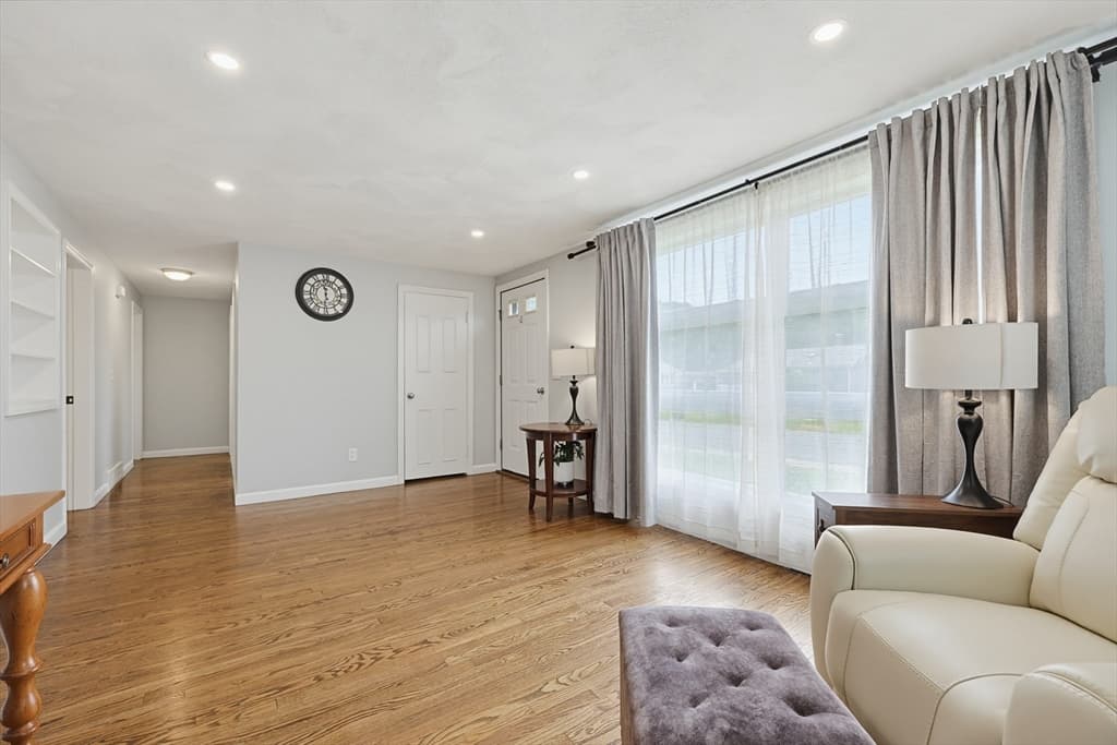 Casa em North Attleboro — foto 4