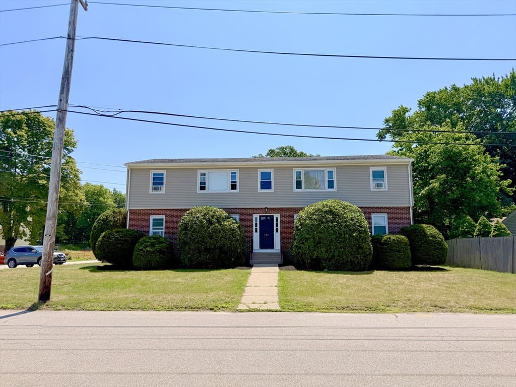 Multi-família em North Attleboro