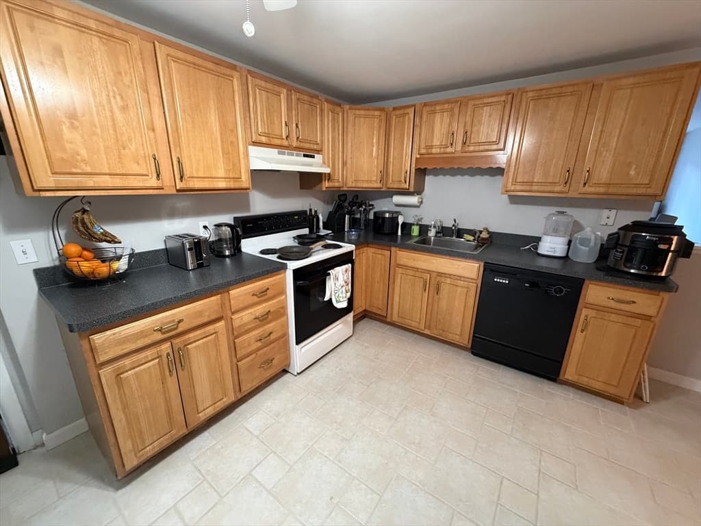 Multi-família em North Attleboro — foto 5