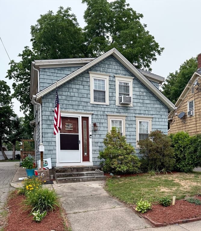 Casa em Attleboro