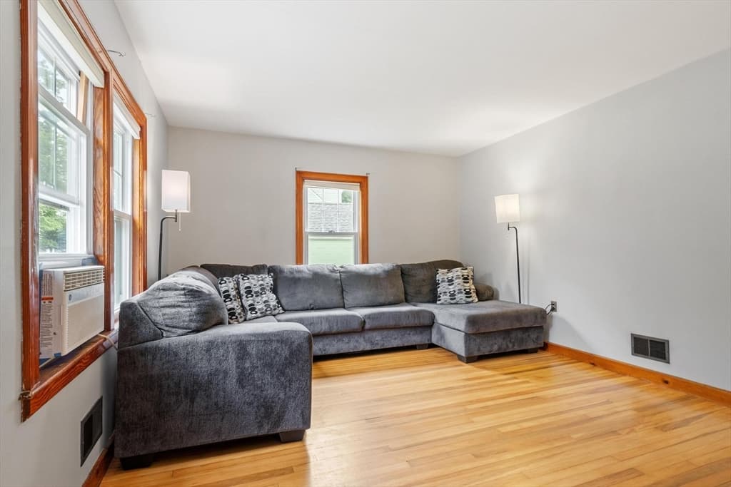 Casa em Lunenburg — foto 9