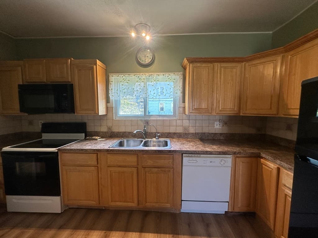 Multi-família em Chicopee — foto 6