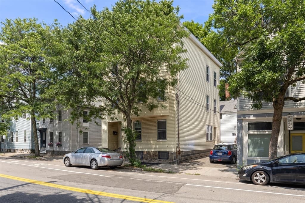 Multi-família em Brookline