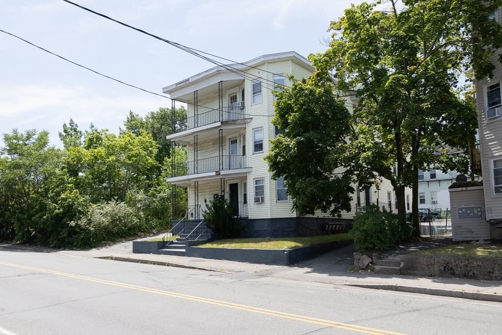 Multi-família em Brockton — foto 3